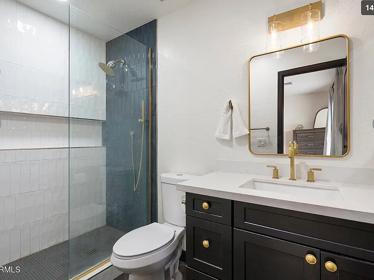 4035 W Loma Ln — Photo 7