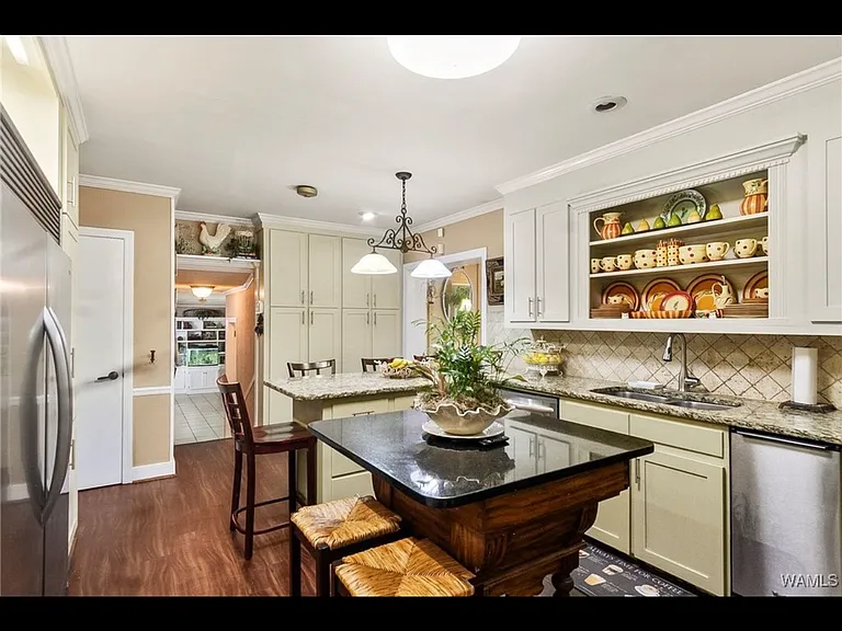 7 Lakeshore Dr — Photo 6