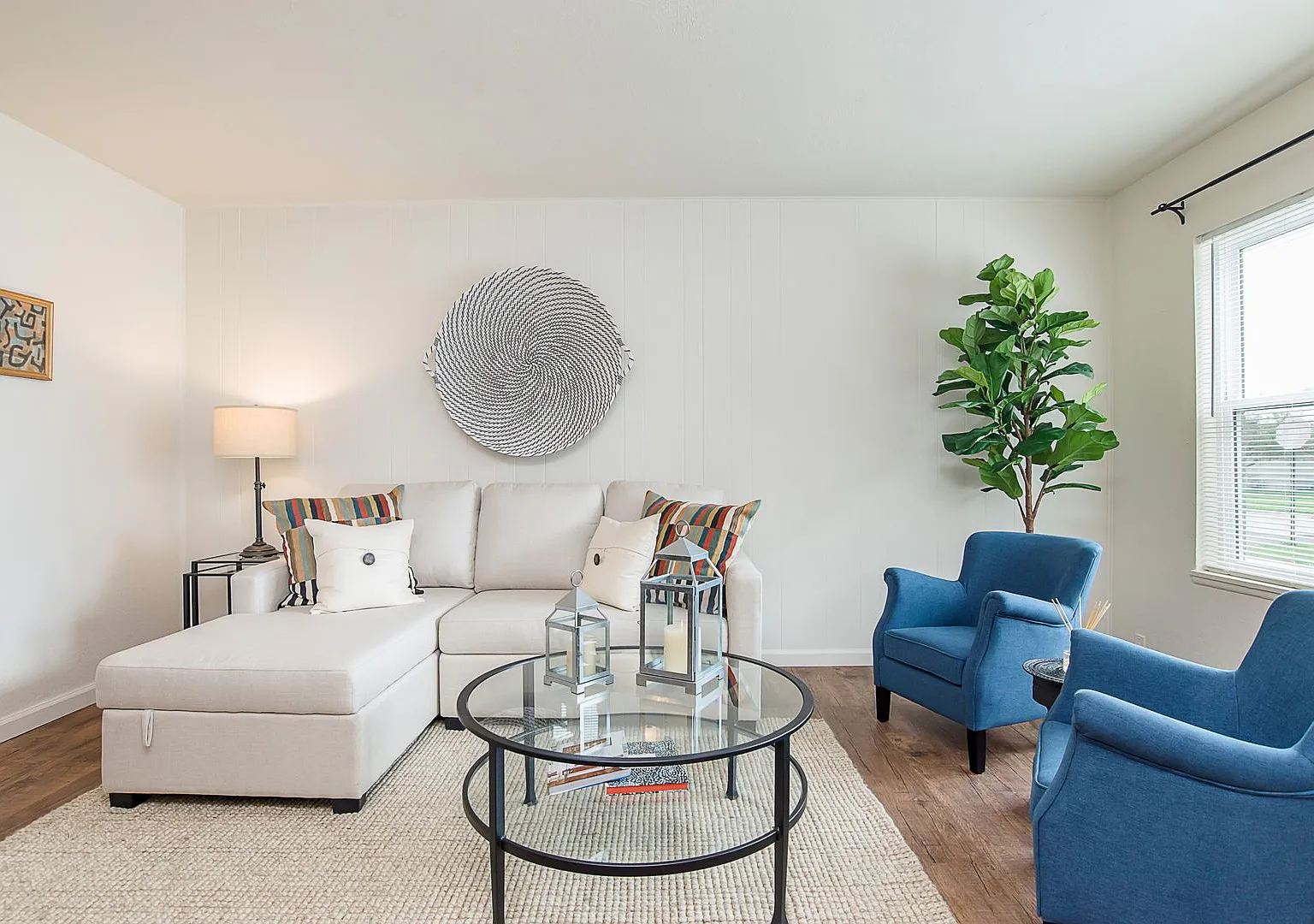 Villa Del Sol Apartments — Photo 2