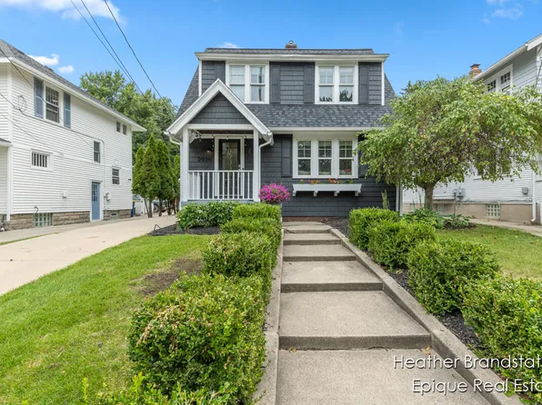 2039 Wealthy St SE, East Grand Rapids, MI 49506