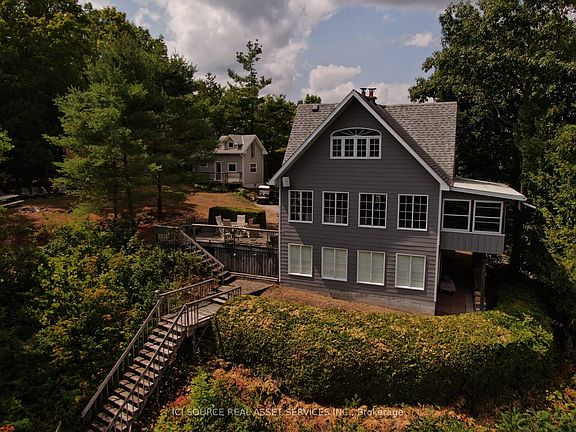 2nd image of 1096 Lois Ln