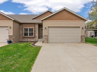 323 Windflower Ln, Solon, IA 52333