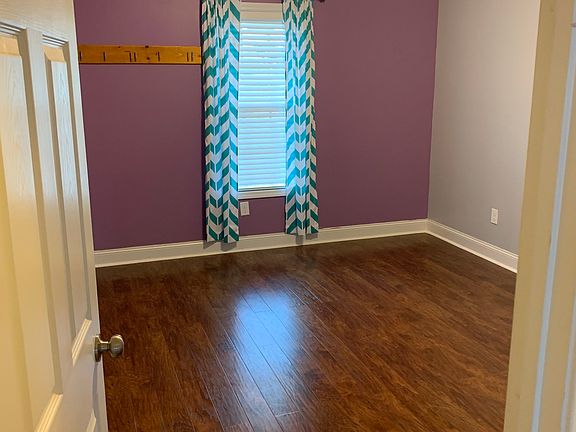 2nd image of 290 Royal Briar Ct