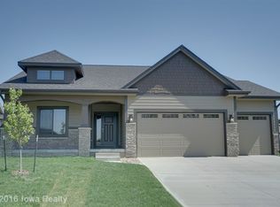 4625 144th St, Urbandale, IA 50323
