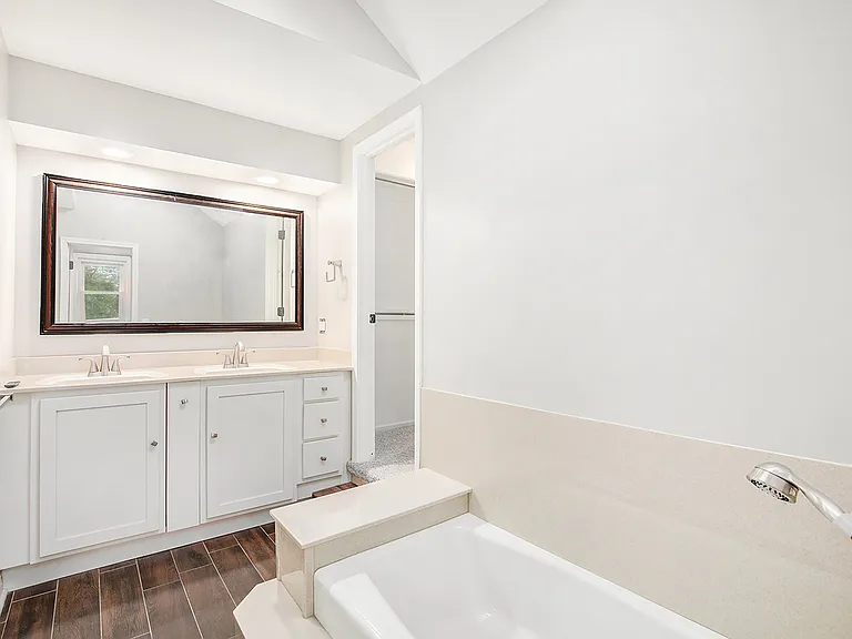 13805 W 78th Ter — Photo 14