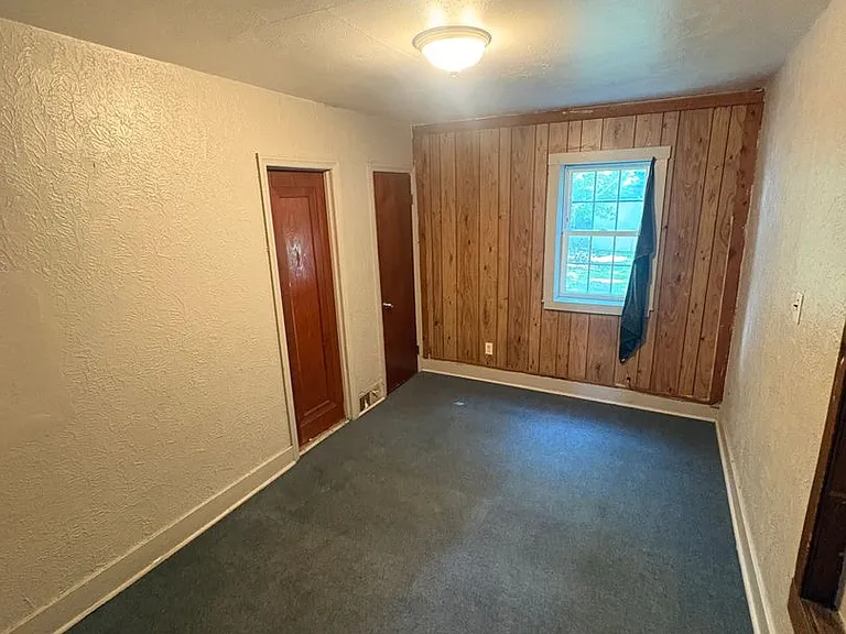 202 Van Buren St — Photo 8