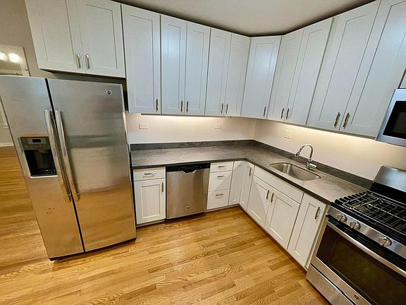 2nd image of 5458 W Berteau Ave #2