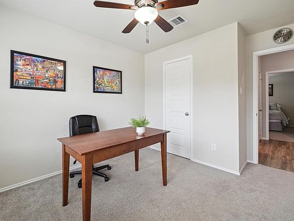 3rd image of 437 Camas Creek Ln