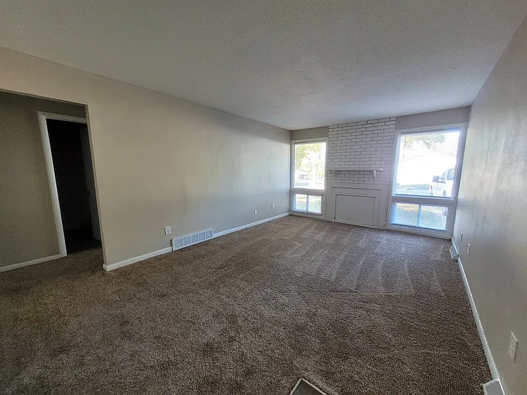 4613-4615 Southeast 3rd Court — Photo 7