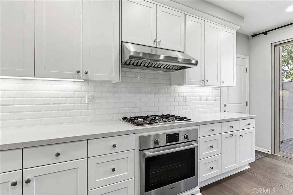 3 bed, 3.5 bath, 1813 sqft, $4,800 — Photo 4