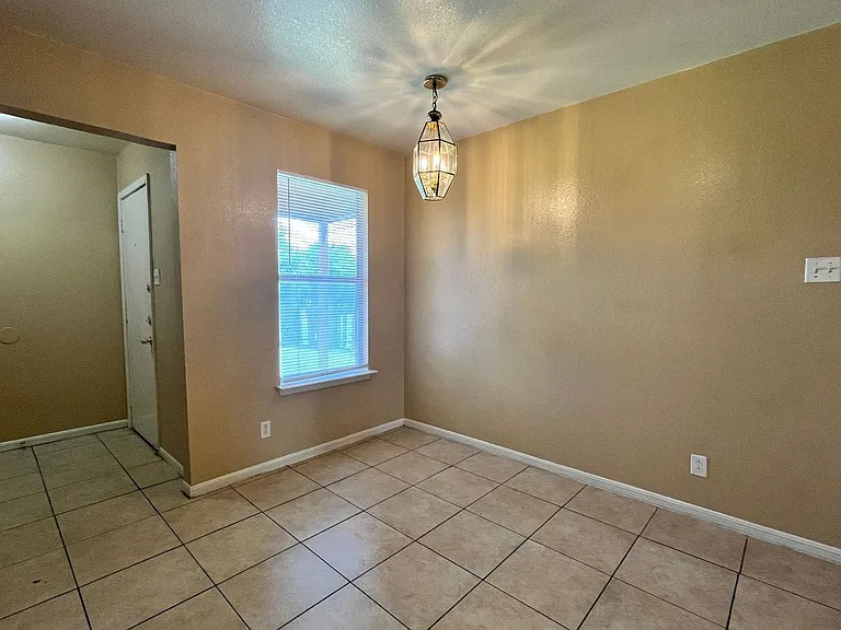 1007 Circle M Dr #C — Photo 7