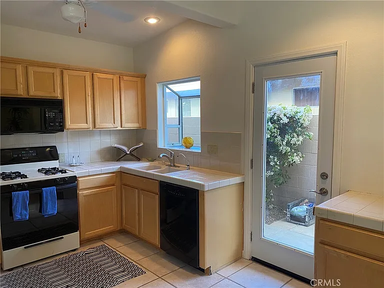 76829 Iroquois Dr — Photo 9