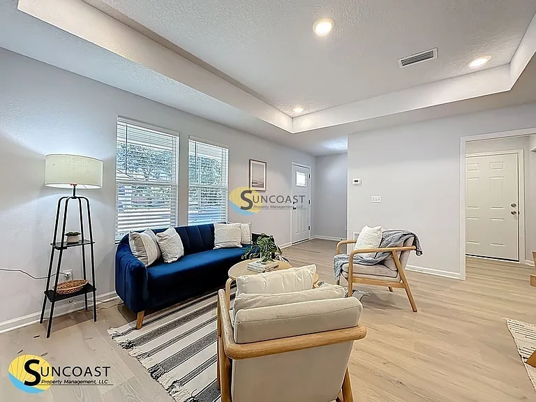 3902 Laurie St — Photo 5