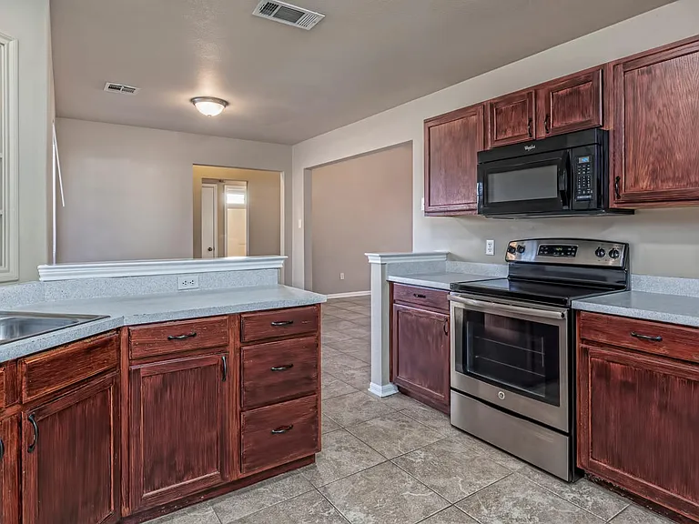 4806 Sterling Manor Dr — Photo 6