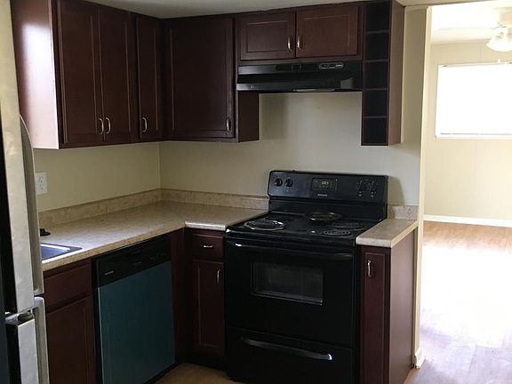 Kitchen with soft close cabinet drawers
