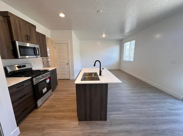 5878 S Mythical Dr, Saint George, UT 84790