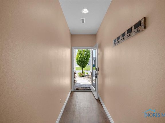 5th image of 4765 Lakeside Dr