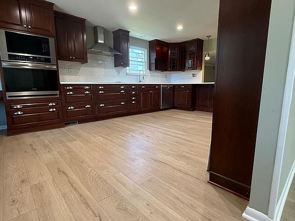5th image of 4834 Vicky Rd