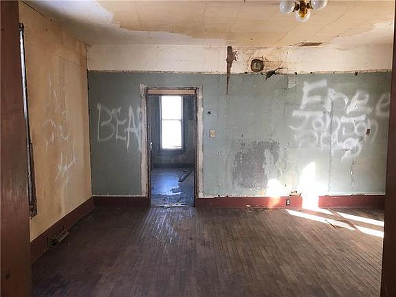 5th image of 8616 Independence Ave