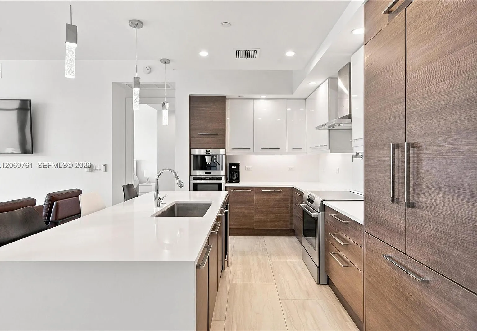 161 Isle Of Venice Dr — Photo 3