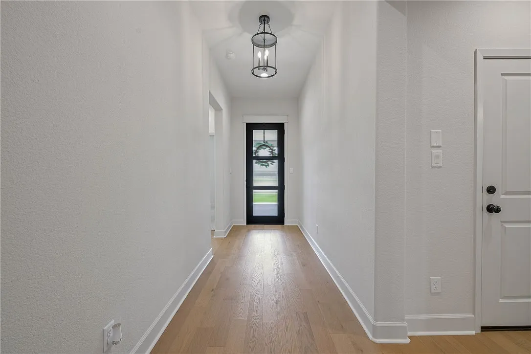 4 bed, 2161 sqft, $2,995 — Photo 3