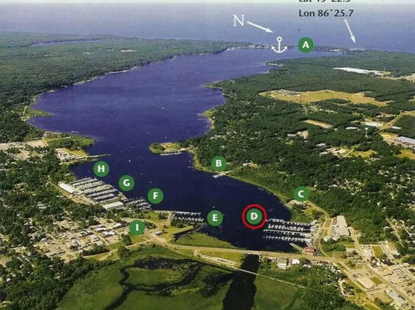 8542 Ellenwood Dr #98, Montague, MI 49437