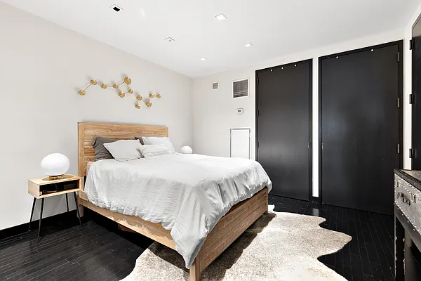 Sold by Compass | media 5