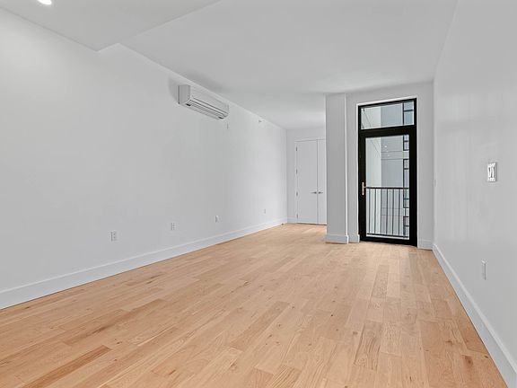 4th image of 38-27 32nd St #809