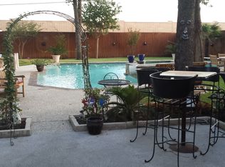 218 W Holland Dr, Irving, TX 75062