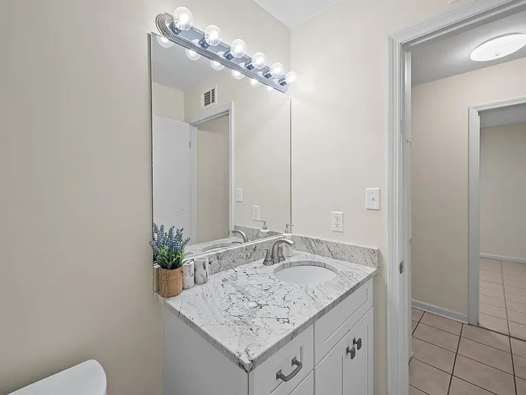 527 Red Oak Rd — Photo 24