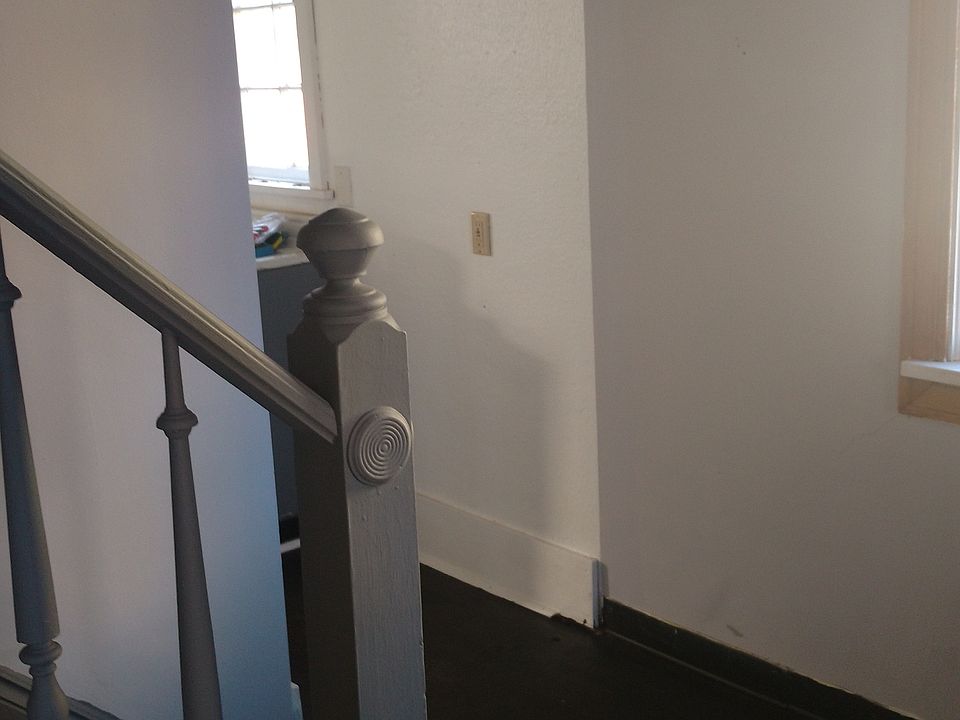 2nd image of 237 Smith Ave SW