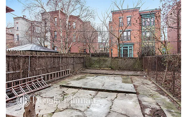 Sold by Douglas Elliman | media 15