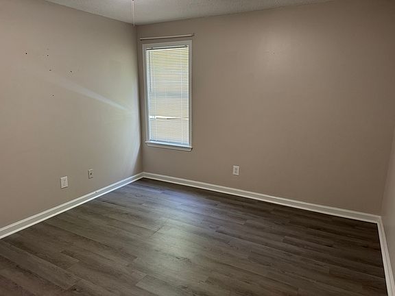 2nd image of 454 Wylie Dr