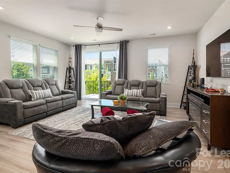 1630 Unison Dr #135 — Photo 5