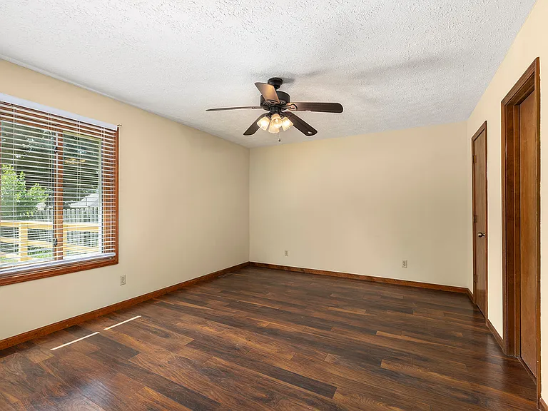 3753 N Pickwick Ave — Photo 20