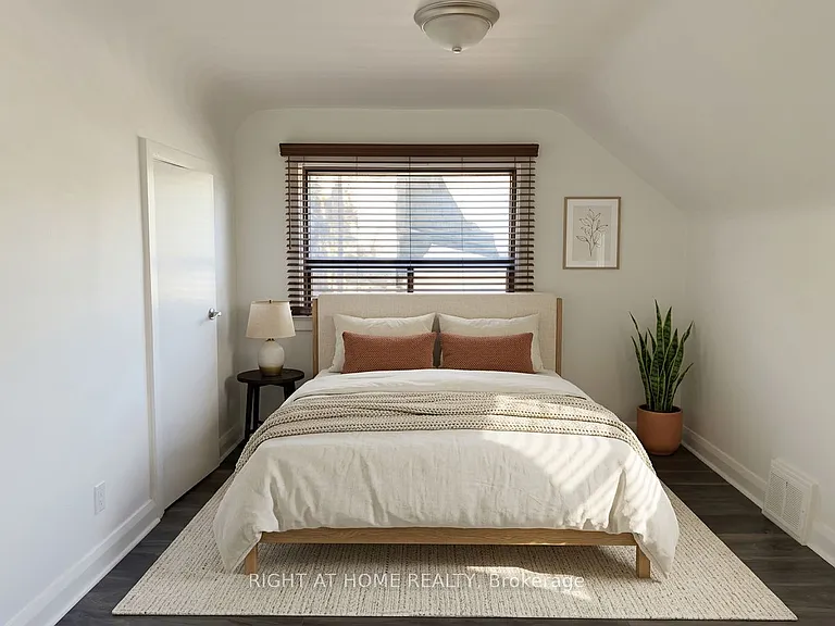 24 Harewood Ave — Photo 18