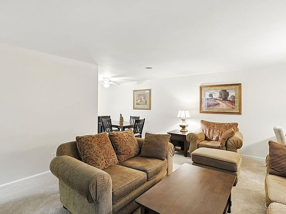 5th image of 3825 Petoskey Ave #21