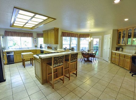 5th image of 224 American River Canyon Dr