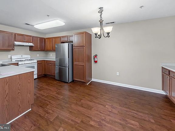 4th image of 1122 Tristram Cir #1122