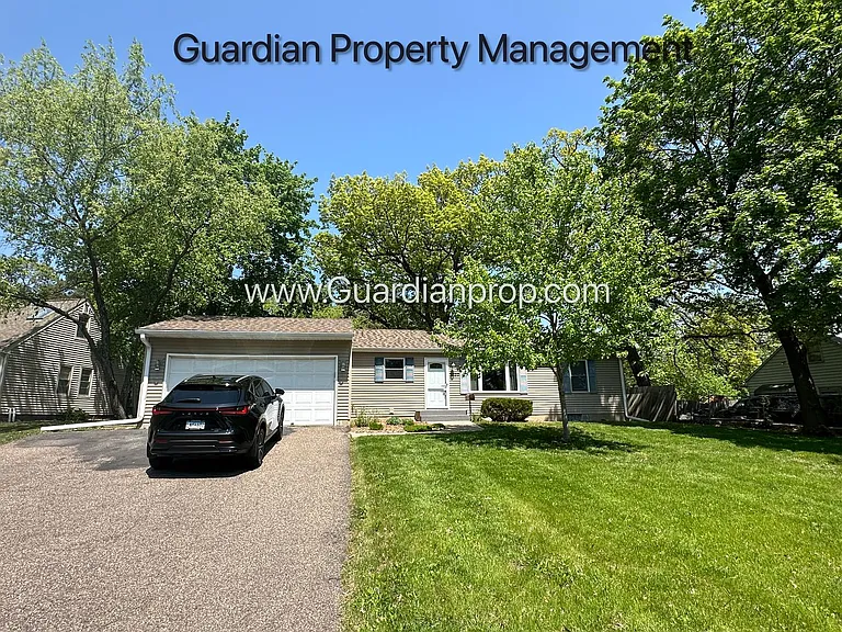 1020 Orkla Dr — Photo 1