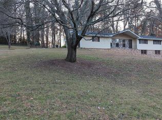 5852 Covered Wagon Trl SW, Lilburn, GA 30047