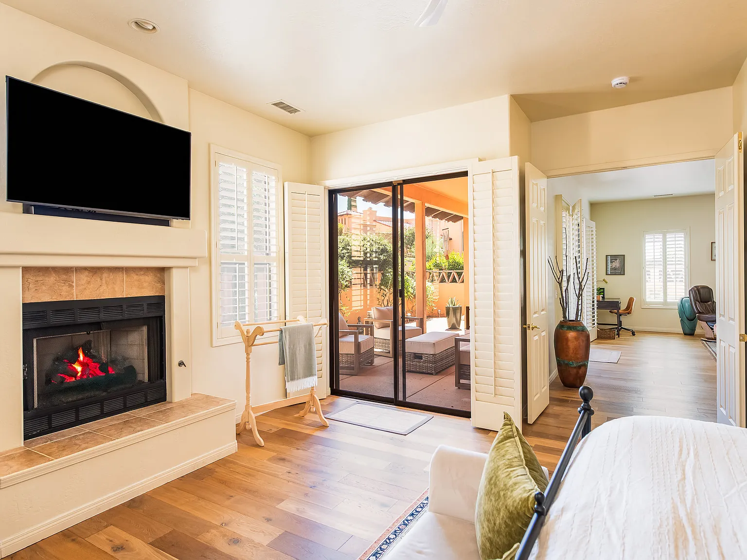 2 bed, 1752 sqft, $4,000 — Photo 3
