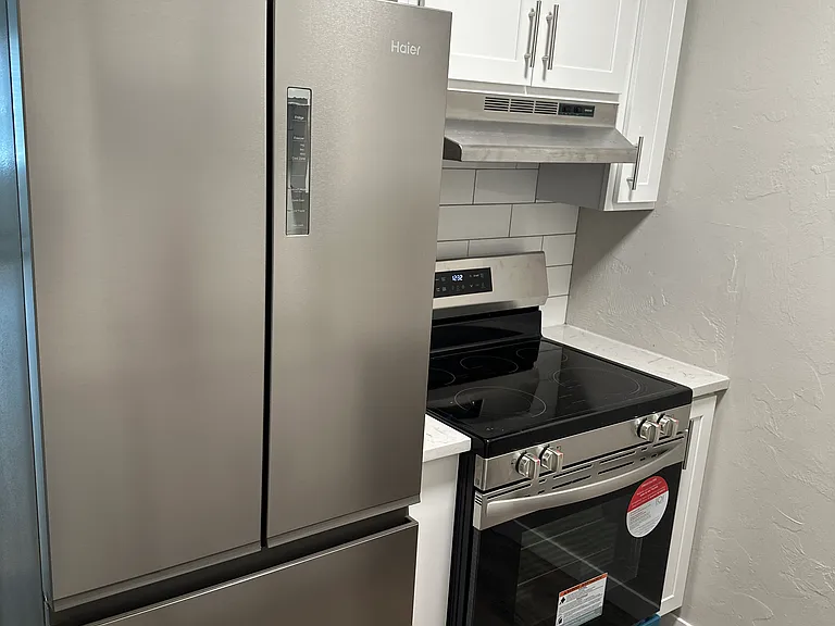 Brand New Remodeled Nina Flats — Photo 5