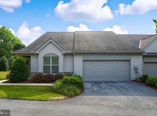8 Deer Ford Dr, Lancaster, PA 17601