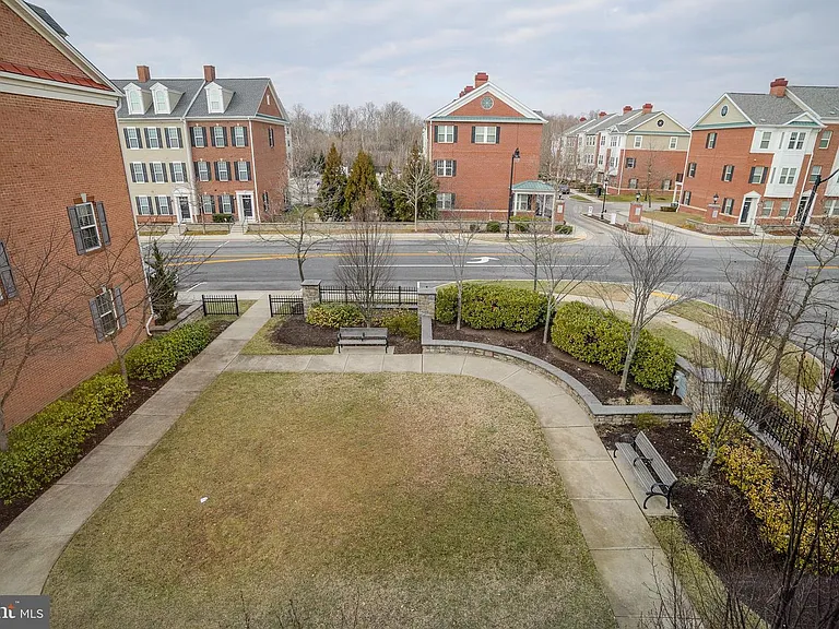 7810 Quidditch Ln — Photo 26