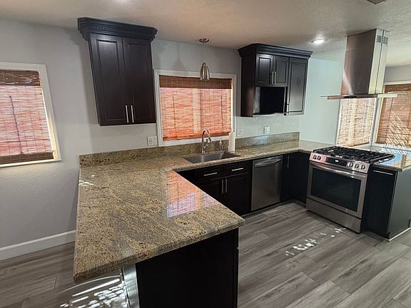 5th image of 1118 Zircon St