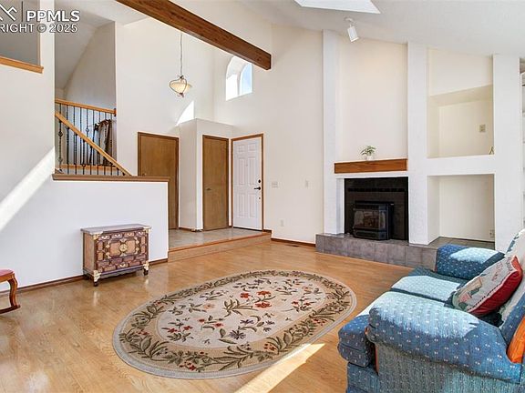 4th image of 4279 Saunter Dr