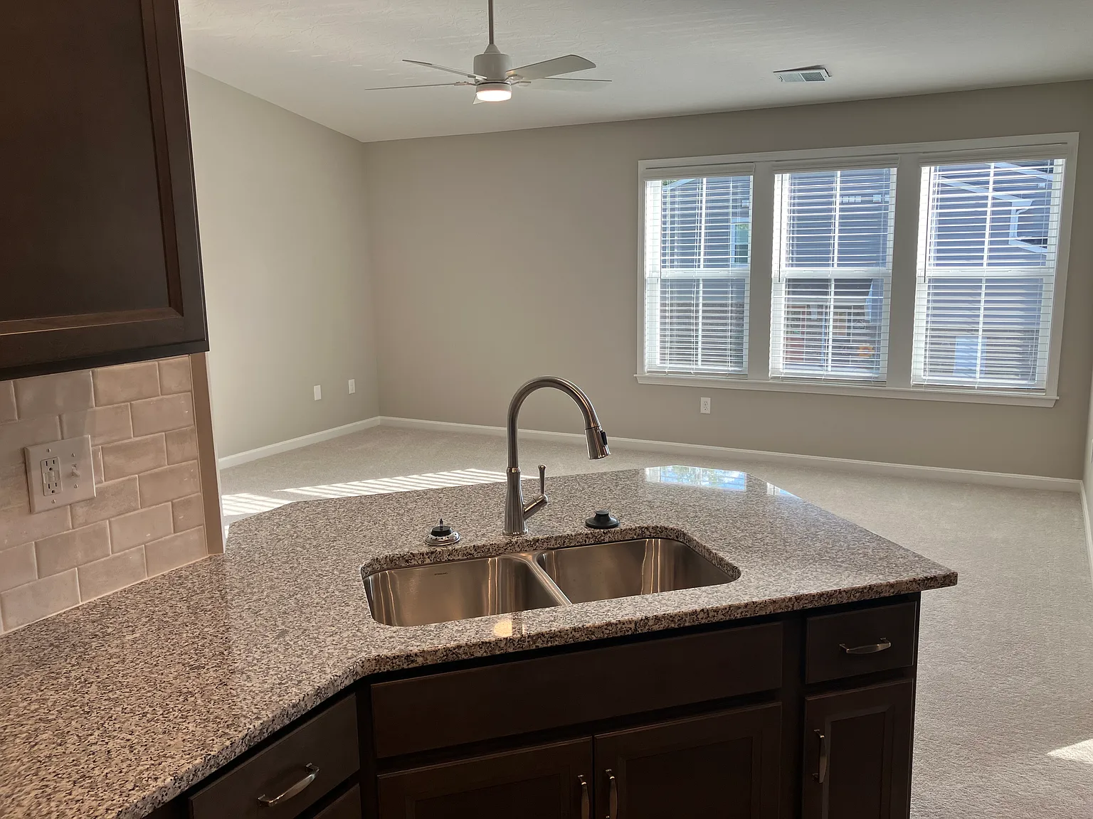 2 bed, 1111 sqft, $1,795 — Photo 4