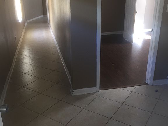 4th image of 2753 Acacia St #1