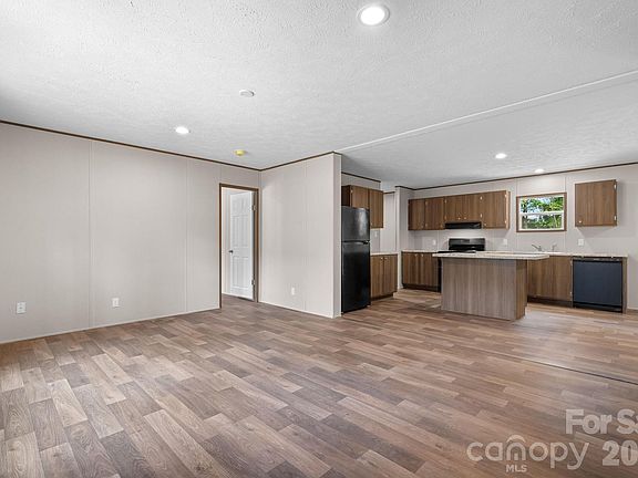 4th image of 1331 Maiden Wood Cir